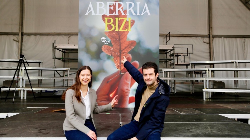 EAJ-PNB a choisi le slogan 'Aberria bizi' ou « vivre la patrie » pour célébrer l'Aberri Eguna 