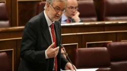 Beloki accuse le Ministre de l´équipement de cacher une partie de l´information, sur le Train à Grande Vitesse, à la suite de la réduction des investissements