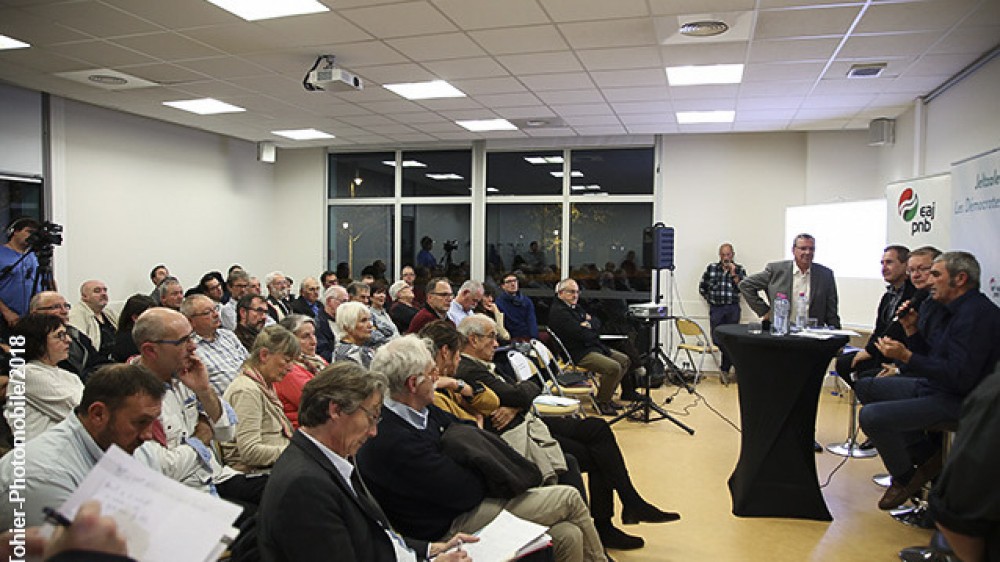 Débat public Lema Eguna, en photo Débat public Lema Eguna, en photo